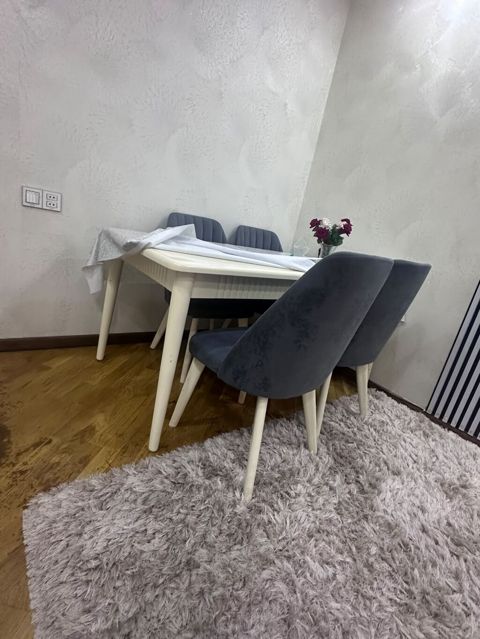 Stol aclir 6 stuluyla yaxşı vəziyyətdə qiymet 450 AZN ünvan Xırdalan — Mehdiabad
