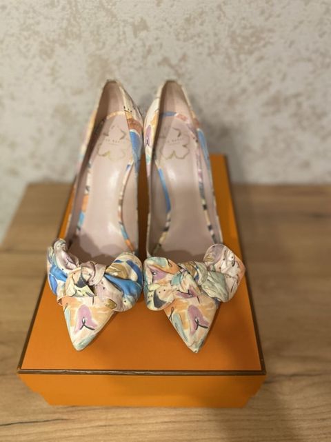 Ted Baker London qadın tuflisi - Model: Klassik nasos (pump), sivri — Bakı