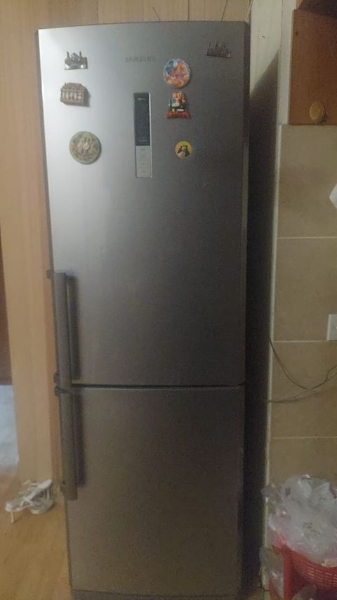 Soyuducu *samsung* *qiymət 250 azn* Evdən satış Bəzi yerlərində — Bakı