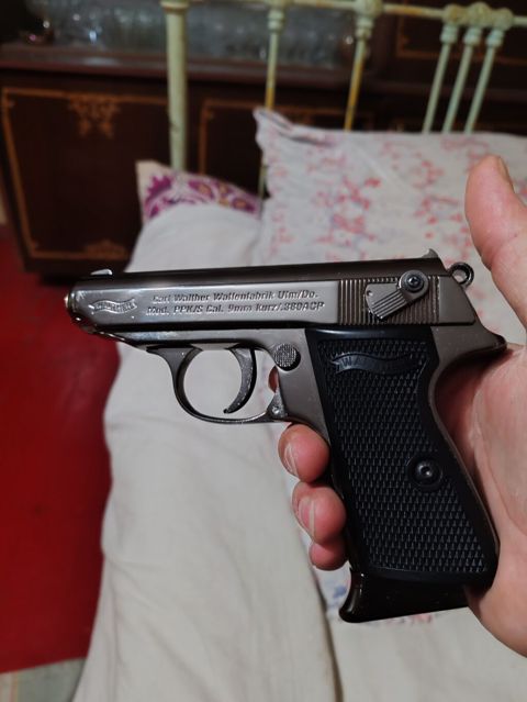 Aırsoft tapanca. walter ppk. tam makarov dızaynında. pnevmatık — Digah