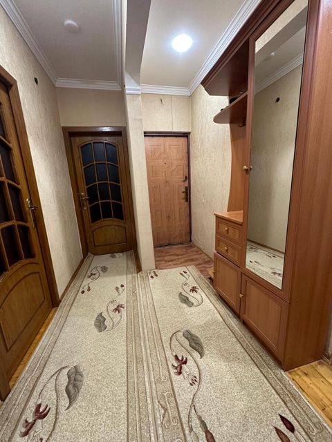 Satılır 4 otaqlı köhnə tikili 96 m² — Bakı