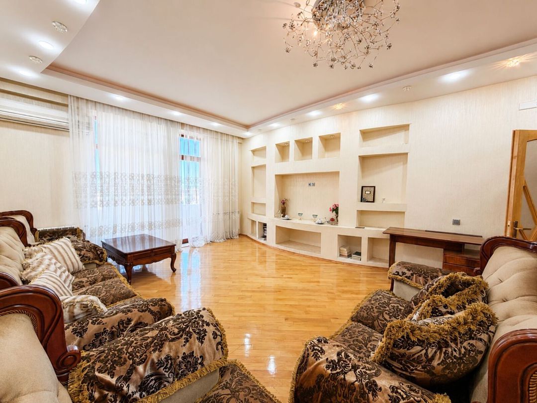 Satılır 4 otaqlı yeni tikili 231 m² — Mənzil, Bakı (2)