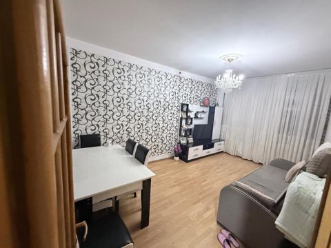 Satılır 2 otaqlı köhnə tikili 60 m² — Bakı