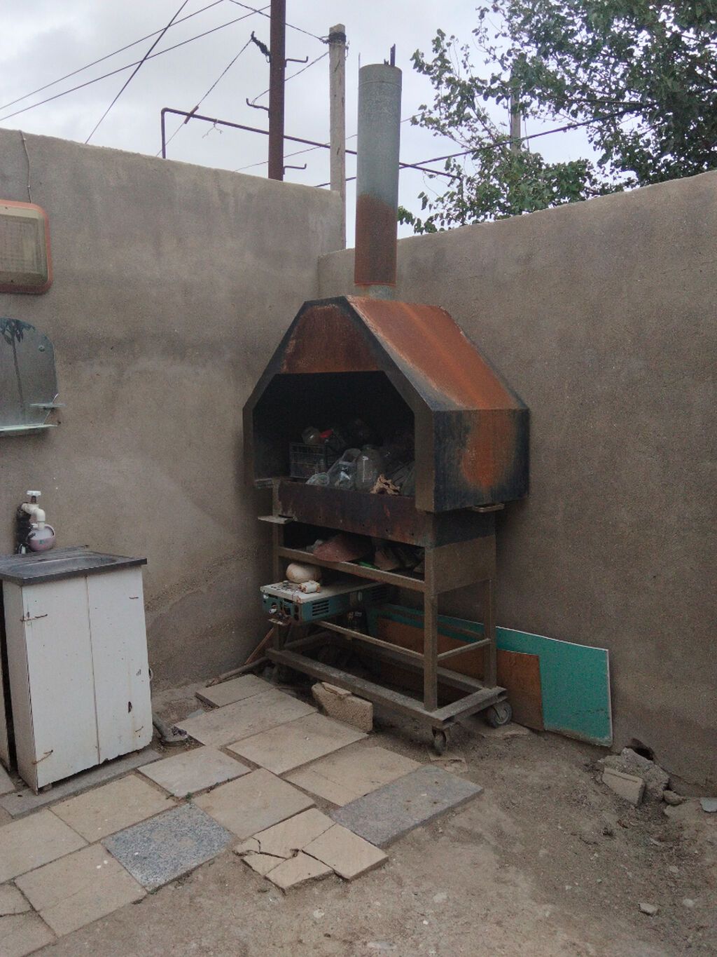 Materiali çox qalindir,təkərlidir,kraskqaya ehtiyaci var başqa — Mangal və aksesuarları, Sumqayıt