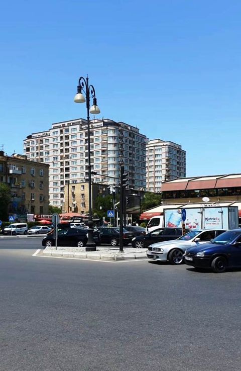 Satılır 4 otaqlı yeni tikili 182 m² — Bakı