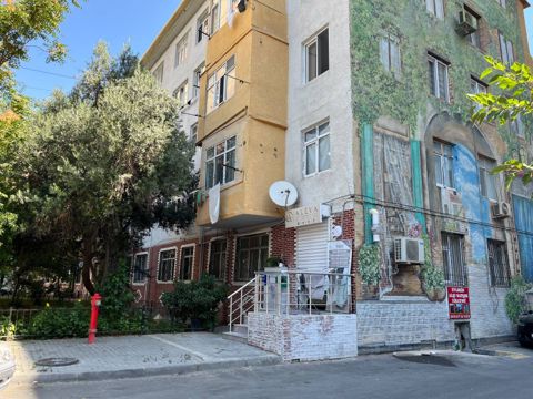 Satılır 2 otaqlı köhnə tikili 50 m² — Bakı