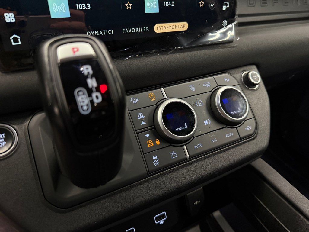 Land Rover Defender, 3.0 L, 2023 il, 60 000 km — Avtomobillər, Bakı (11)