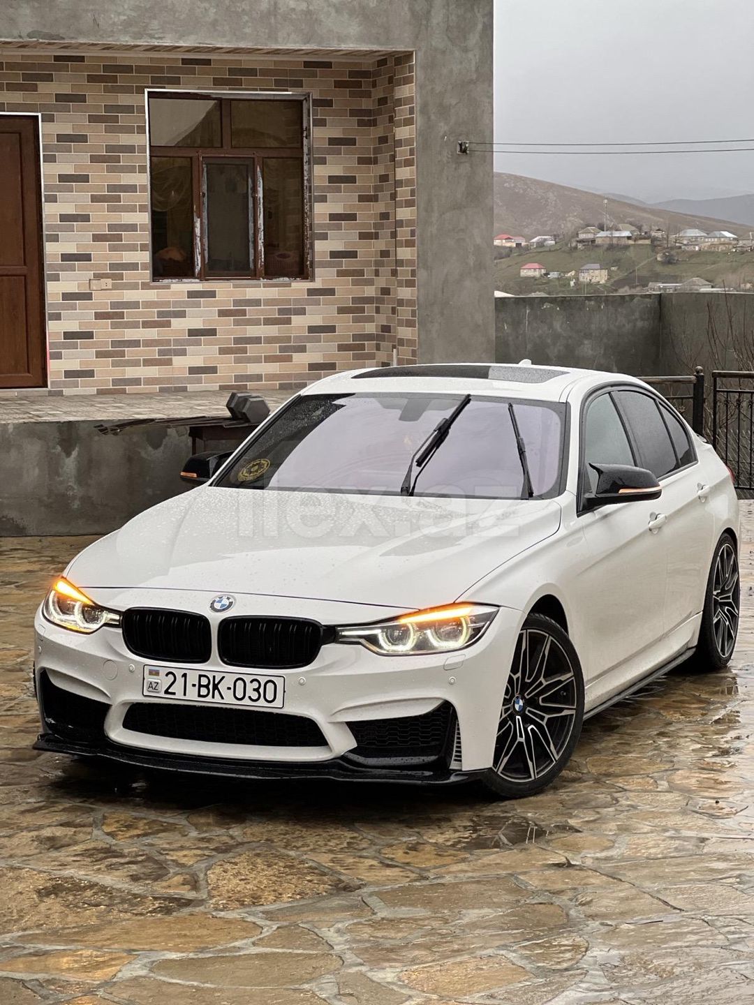 2016 BMW 330, 2.0 L, 2016, 166,000 km — Avtomobillər, Gədəbəy (5)