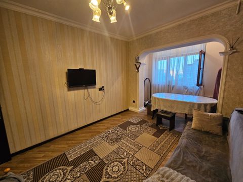 Satılır 2 otaqlı köhnə tikili 70 m² — Bakı