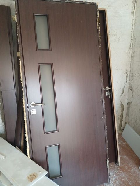 4 ədəd qapı satılır ölçü standart 1i 50azn Unvan Sumqayıt 7704 Aylin — Bakı