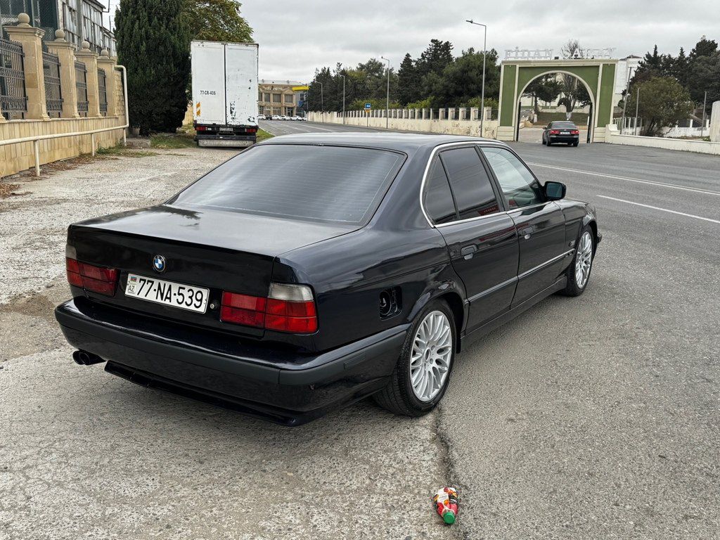 BMW 520, 2.0 L, 1994 il, 754 848 km 77-NA-539 — Avtomobillər, Bakı (5)