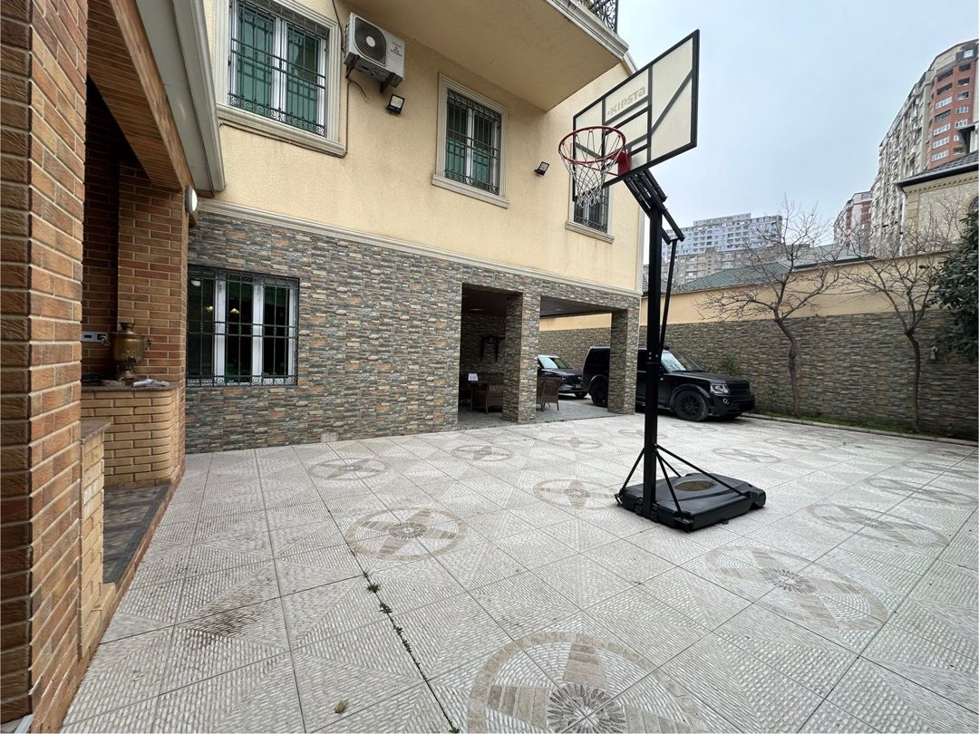 Satılır 5 otaqlı həyət evi/bağ evi 300 m² — Ev, villa, Bakı (2)
