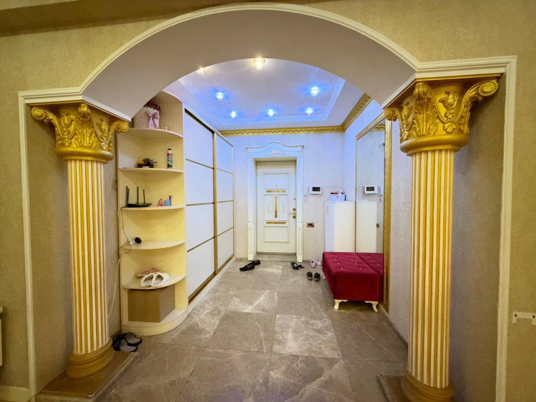 Satılır 4 otaqlı yeni tikili 263 m² — Mənzil, Bakı (7)