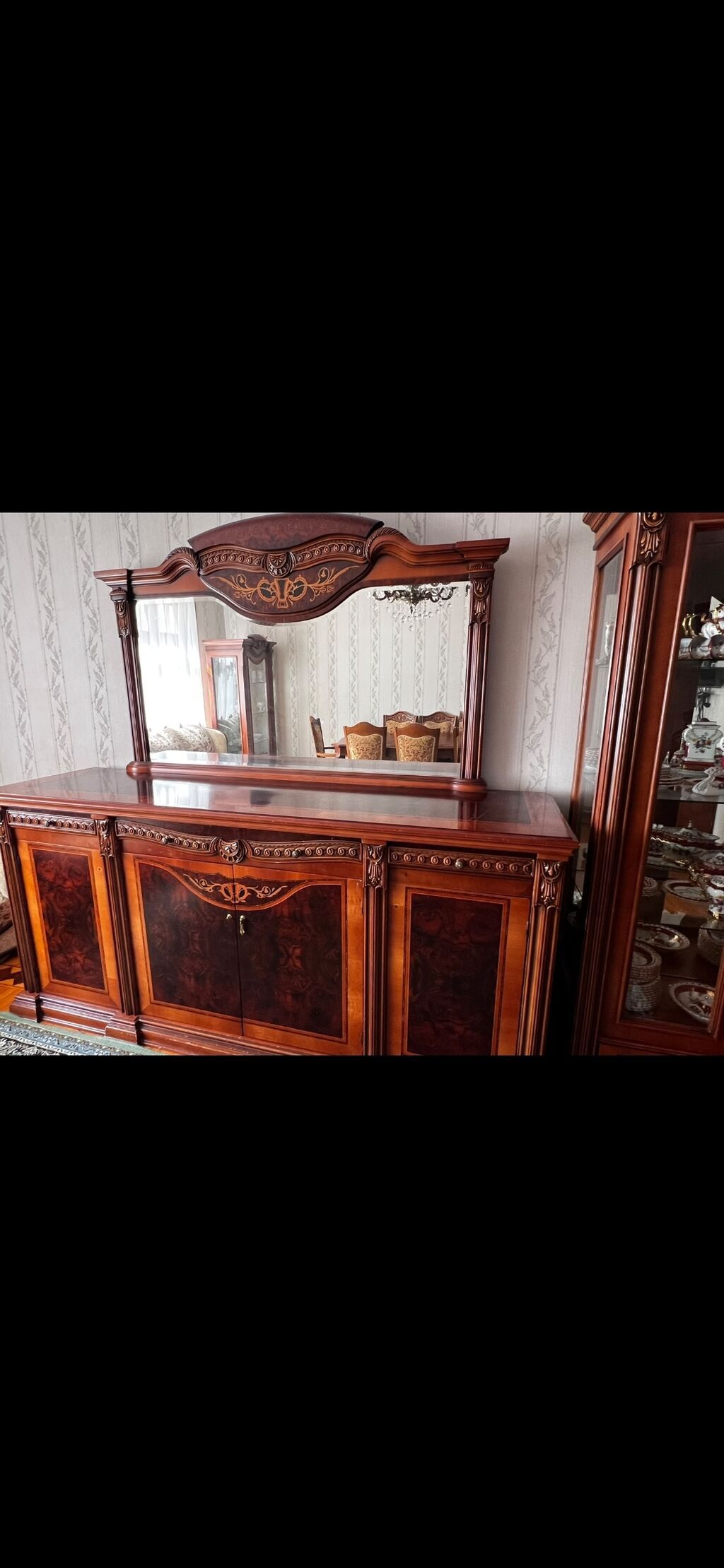 Klassik üslubda qonaq otağı mebelləri dəsti - Vitrin şkafları: 1 iri — Qonaq otağı üçün, Bakı (5)