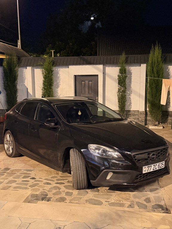Volvo V40 Cross Country, 2.5 L, 2013 il, 229 000 km 77-ZC-625 — Avtomobillər, Bərdə