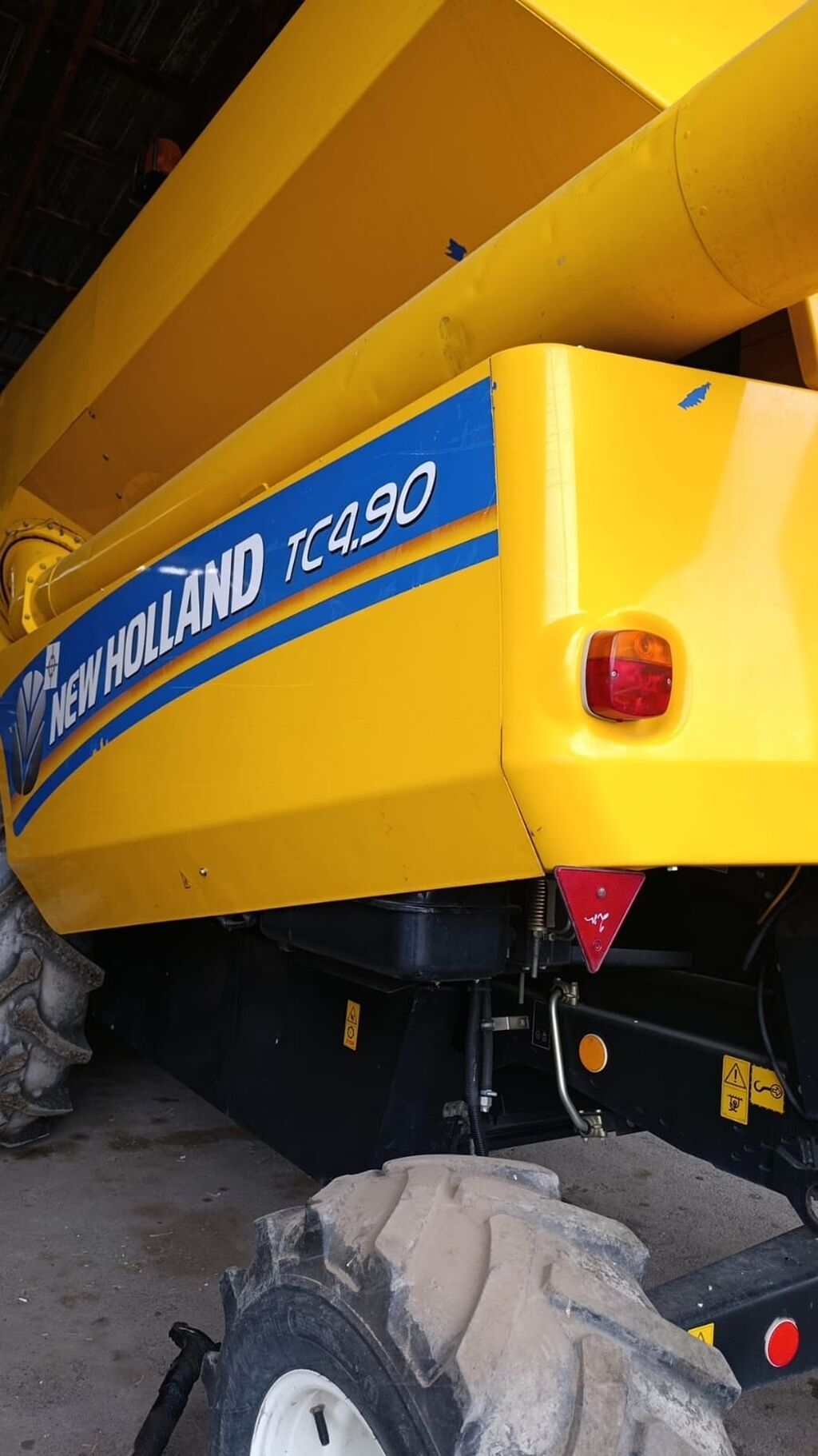 Borcu yoxdu şexsidi New Holland TC4.90 kombayn - Marka/model: New — Kombaynlar, Qax (2)
