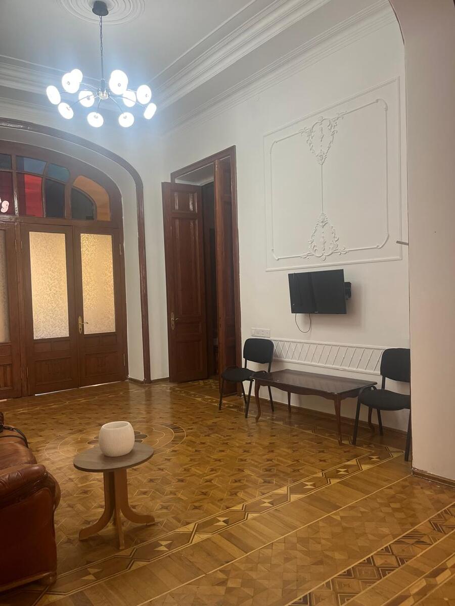 İcarəyə verilir 8 otaqlı ofis 360 m² — Ofis, Bakı (12)