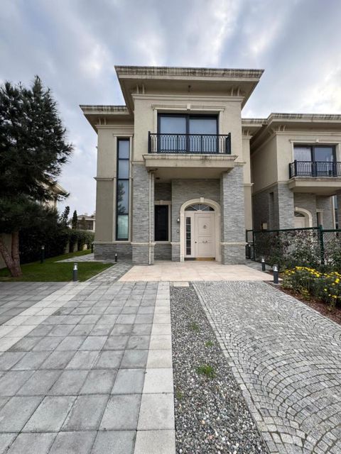 Satılır 5 otaqlı həyət evi/bağ evi 400 m² — Bakı