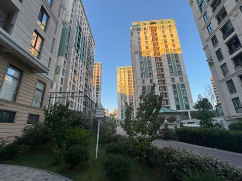 Nərimanov Rayonunda, Zümrüd Residence-də 2 Otaqlı Mənzil Kirayə — Bakı