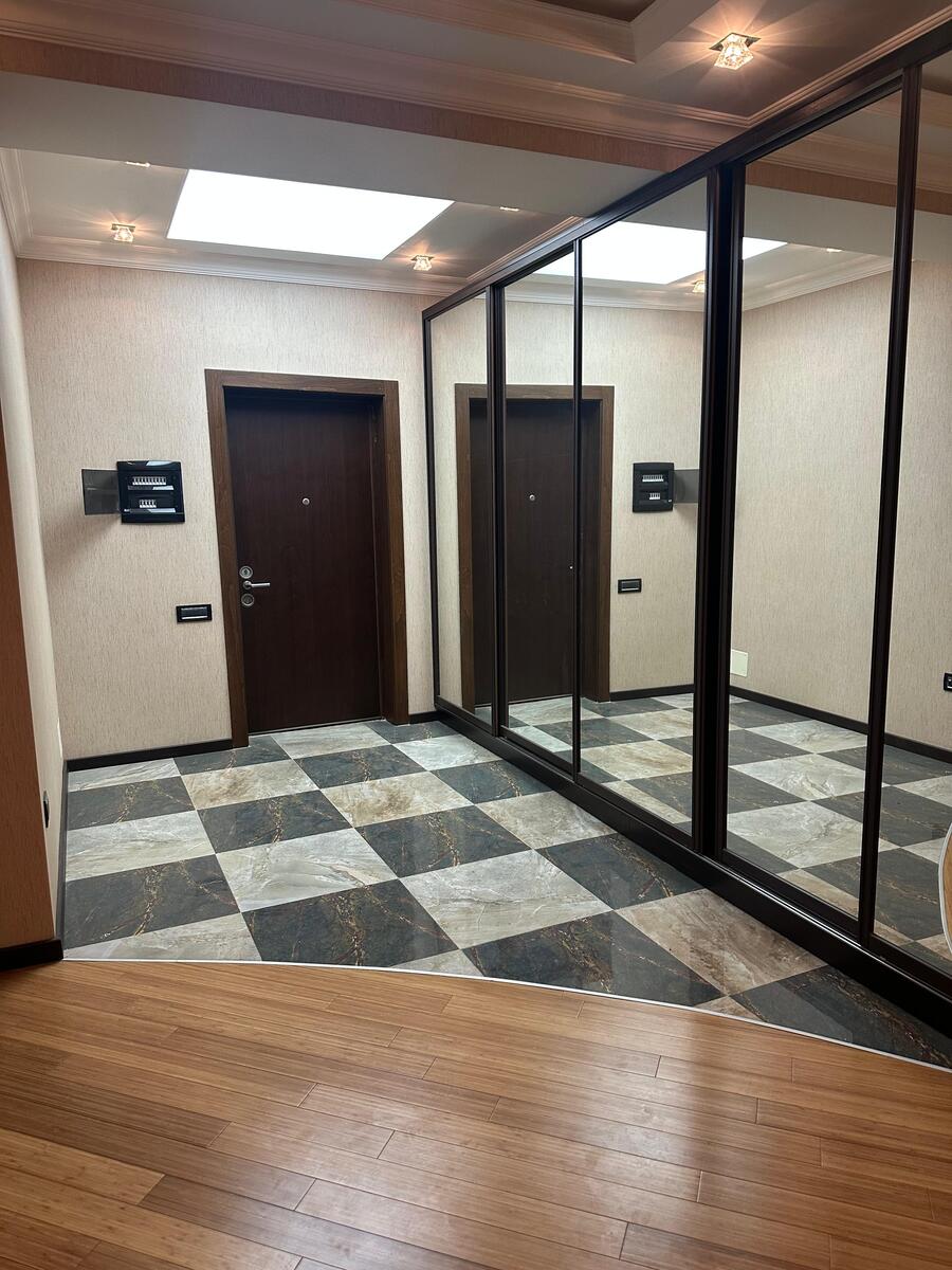 Satılır 4 otaqlı yeni tikili 200 m² — Mənzil, Bakı (3)
