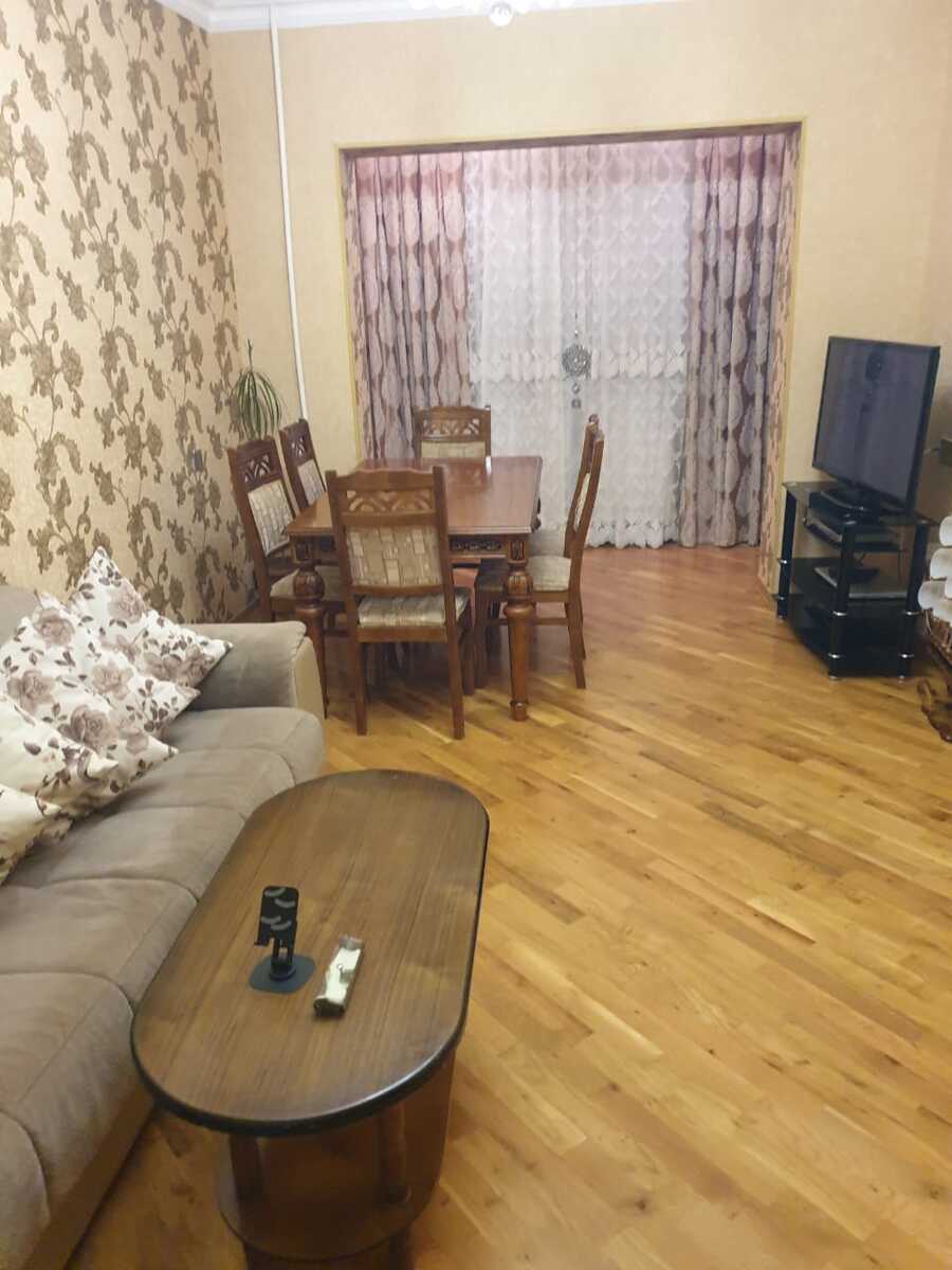 Satılır 3 otaqlı köhnə tikili 88 m² — Mənzil, Bakı