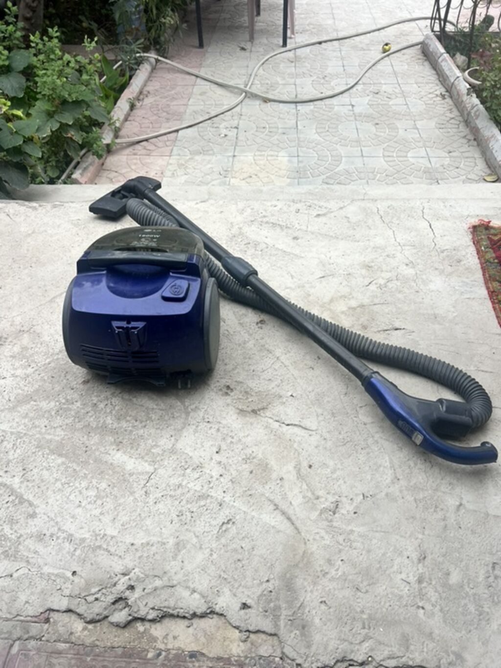 LG tozsoran – 1800W - Güclü 1800W soruşdurma gücü - Toz konteynerli — Tozsoran, Masazır (3)