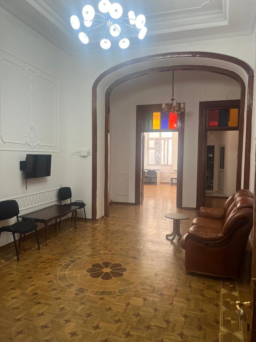 İcarəyə verilir 8 otaqlı ofis 360 m² — Ofis, Bakı (5)