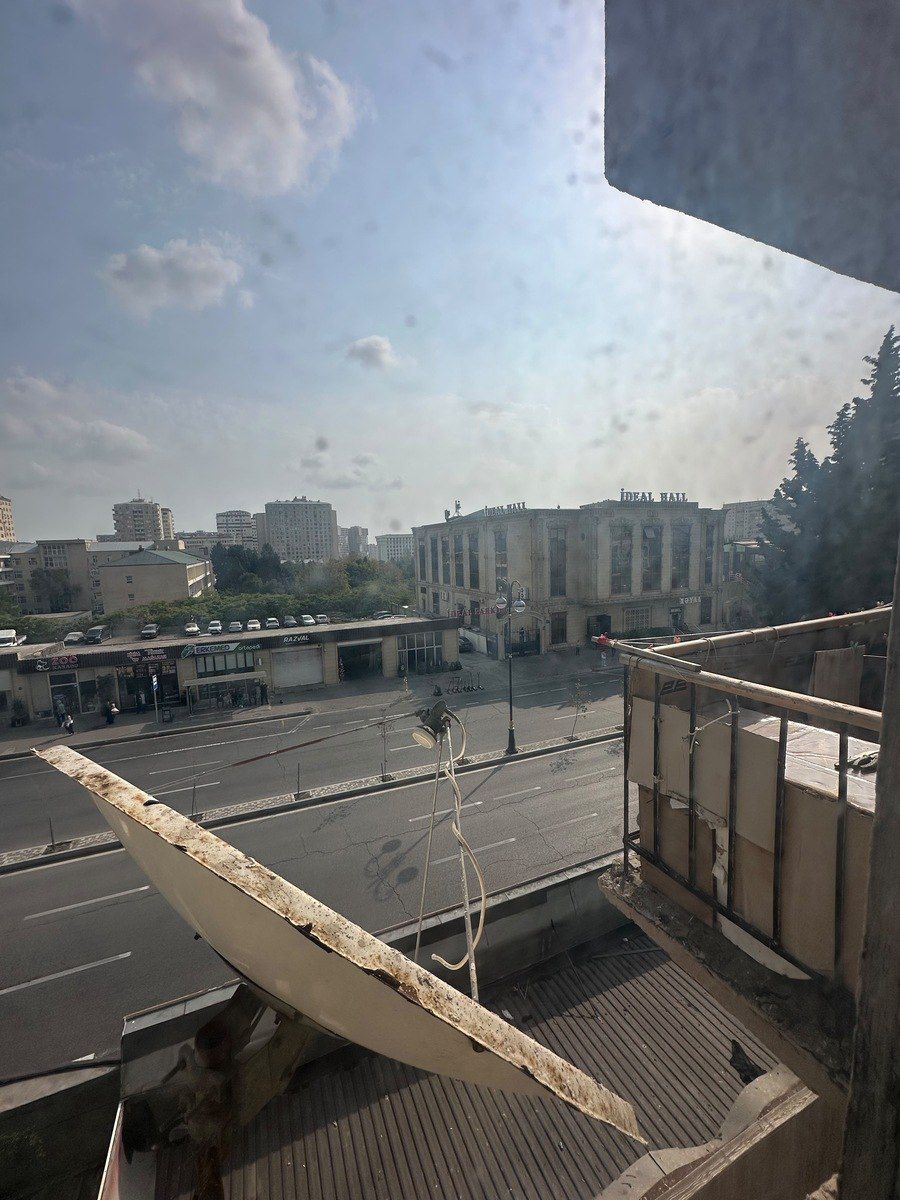 Satılır 2 otaqlı köhnə tikili 55 m² — Mənzil, Bakı (7)