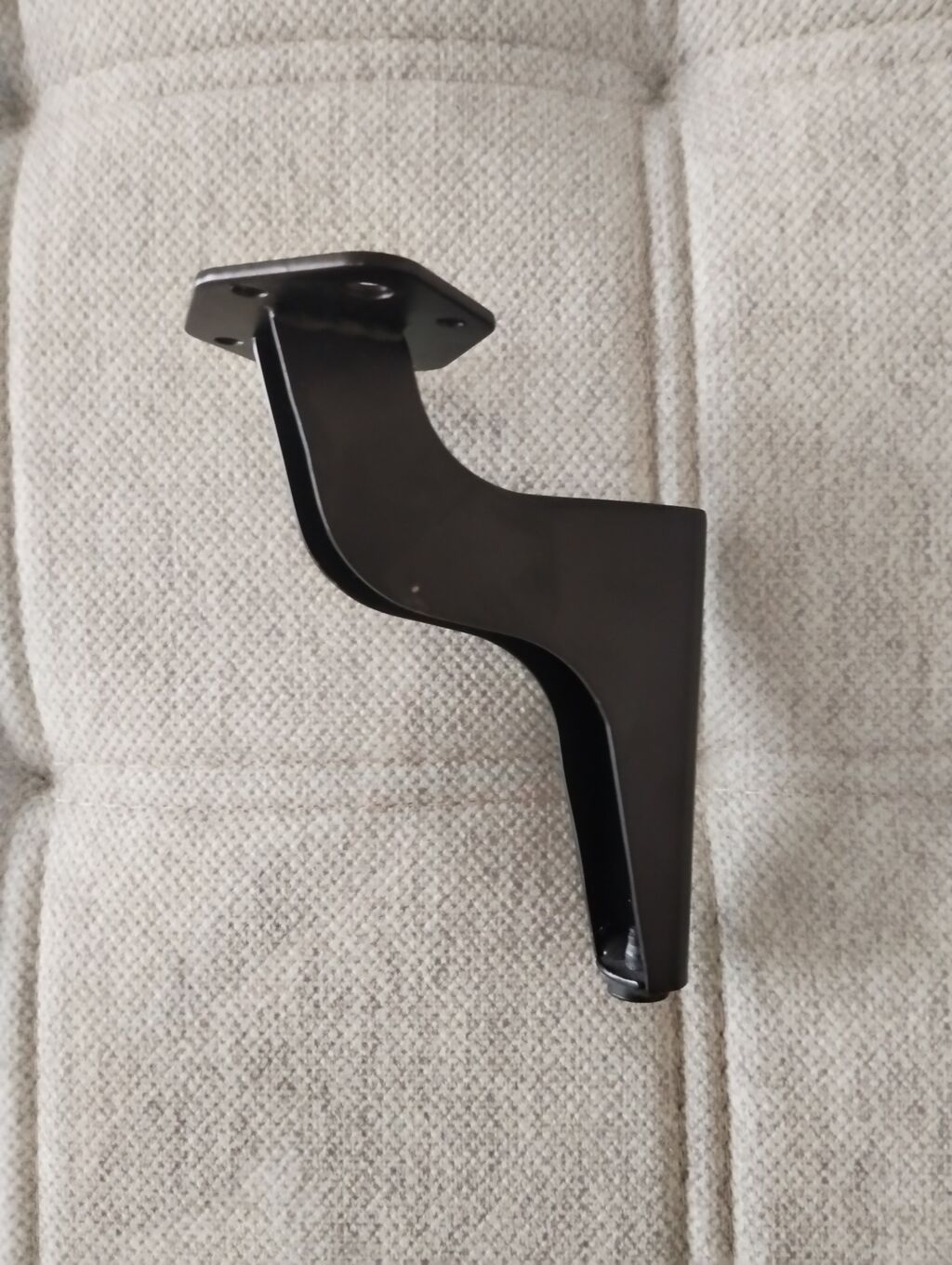 Metal divar/oynaq dayağı – dekorativ S formalı. - Material — Fəliz məmulatı, Bakı (3)