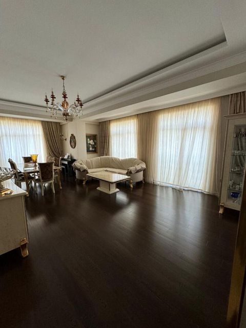İcarəyə verilir 3 otaqlı yeni tikili 137 m² — Bakı
