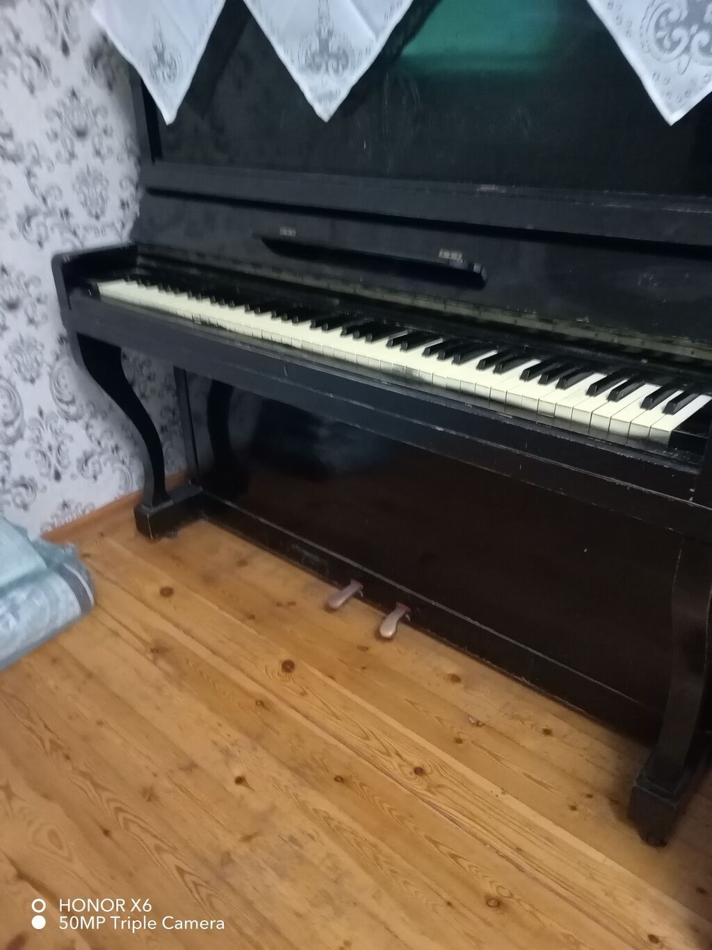 Akkustik pianino – şaquli model - Korpus: klassik qara rəng, taxta — Pianino və digər klaviş alətləri, Qobu