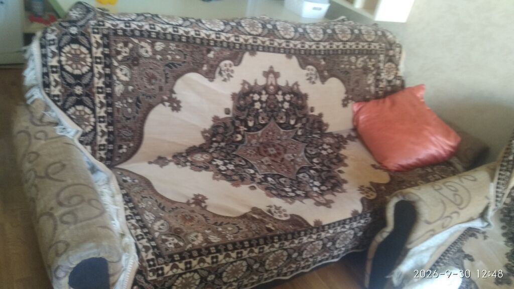 Klassik üslubda massiv ağac mebel dəsti - Rəng və material: Tünd qoz — Qonaq otağı üçün, Masazır (8)
