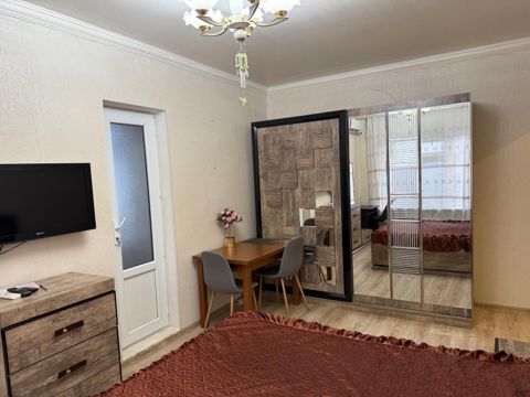 Satılır 2 otaqlı köhnə tikili 45 m² — Bakı