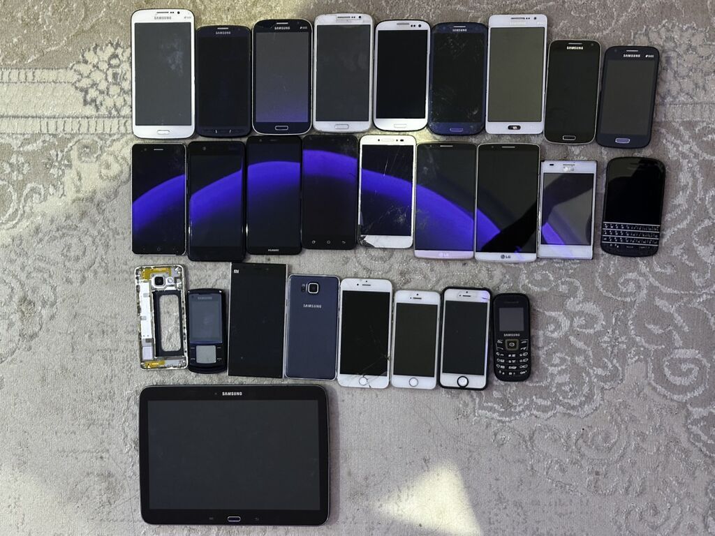 Smartfon və planşetlərdən ibarət qarışıq lot (ehtiyat — Smartfon ehtiyat hissələri, Digah