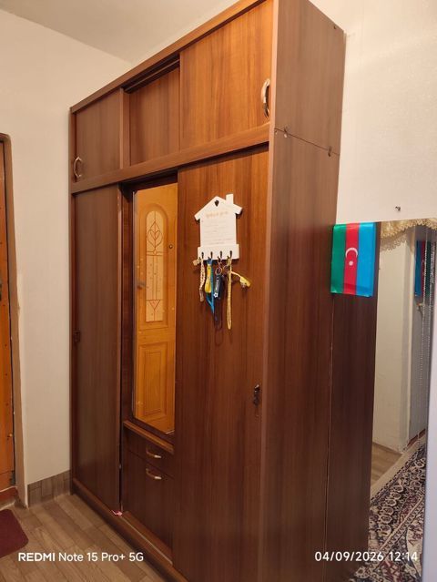 Dolab. Satılır 110 azn. 230*130 ölçüsündə. Ünvan Əhmədli(SemaG) — Bakı