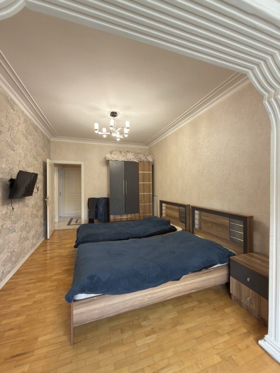 Satılır 4 otaqlı köhnə tikili 115 m² — Mənzil, Bakı (7)