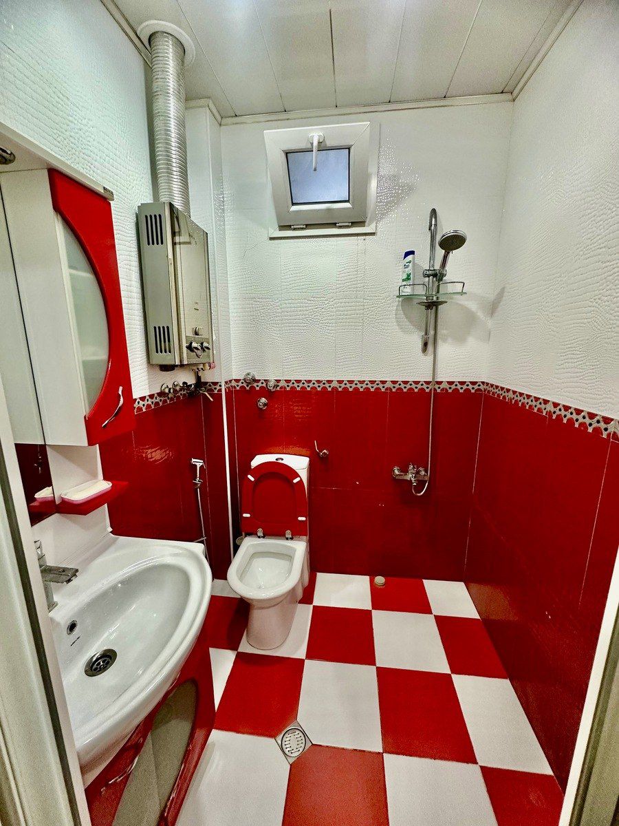 Satılır 2 otaqlı köhnə tikili 50 m² — Mənzil, Bakı (9)
