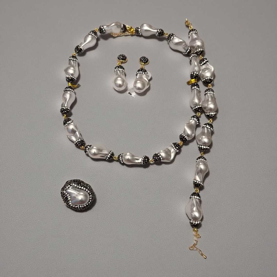 Bijuteriya dəsti boyunbağı, qolbaq, sırğa və üzük 4988 — Mallar, Bakı