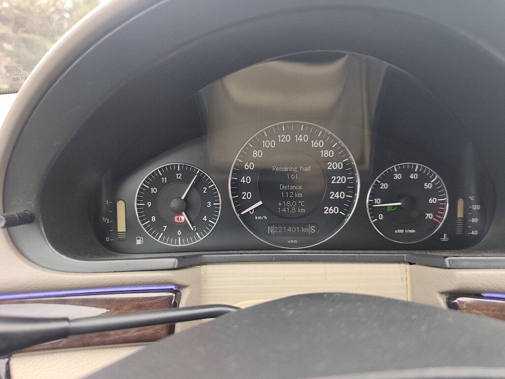 Mercedes E 200, 1.8 L, 2003 il, 221 000 km 99-MR-749 — Avtomobillər, Bakı (6)