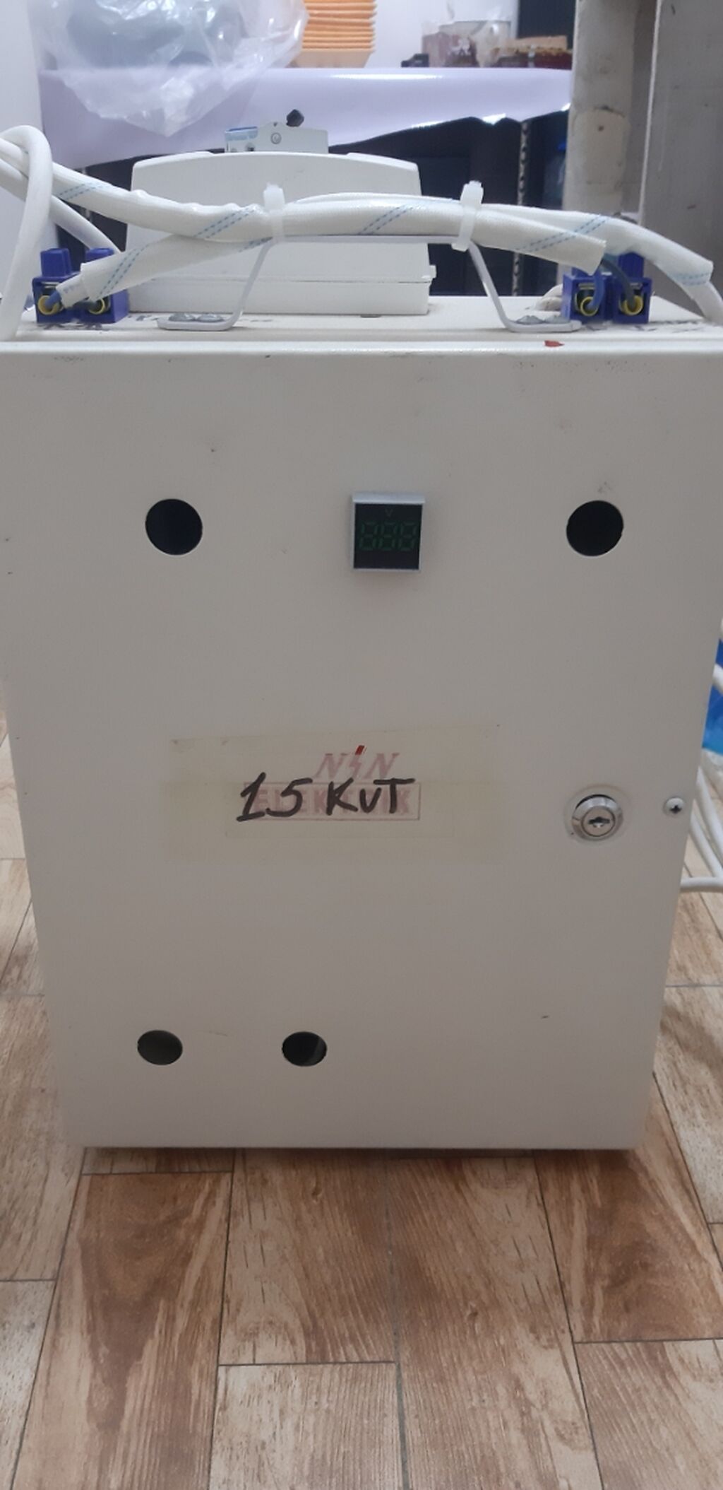 Məhsul: 15 kVt güclü gərginlik tənzimləyici/avtomatik stabilizator — Gərginlik stabilizatoru, Bakı (2)
