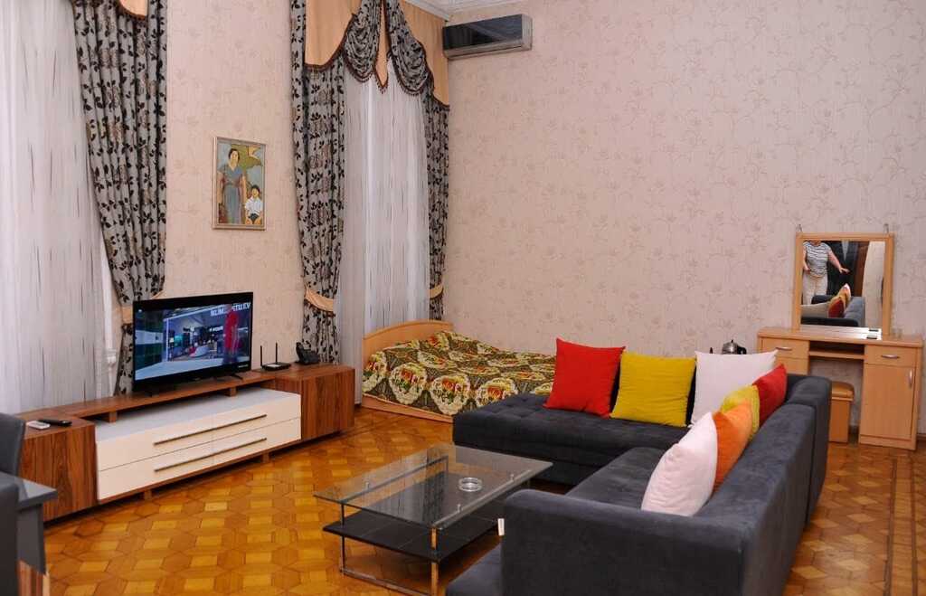İcarəyə verilir 2 otaqlı köhnə tikili 90 m² — Mənzil, Bakı (4)
