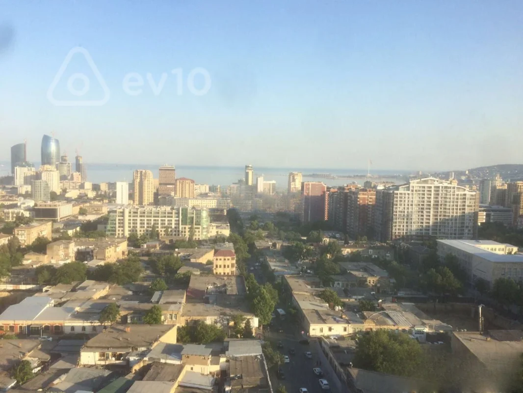 3 otaqlı mənzil, 135 m², Azadlıq prospekti — Bakı