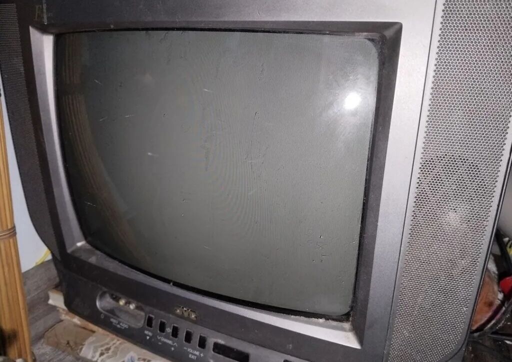 JVC kineskop televizor - Ekran: təxminən 21 düym (4:3) - Girişlər: ön — Televizorlar, Digah (2)