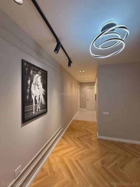 Satılır 2 otaqlı Mənzil Köhnə tikili 45 m² Bakı, Yasamal r., Elmlər Akademiyası m — Rüfət.
