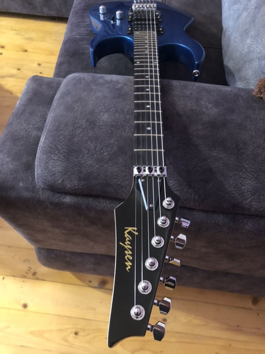 Elektrik gitara – mavi metalik rəngli, superstrat tipli korpus — Gitarlar və digər simli alətlər, Digah (7)
