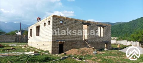 Satılır 5 otaq həyət evi / bağ evi 312 m², Oğuz — Дом, вилла