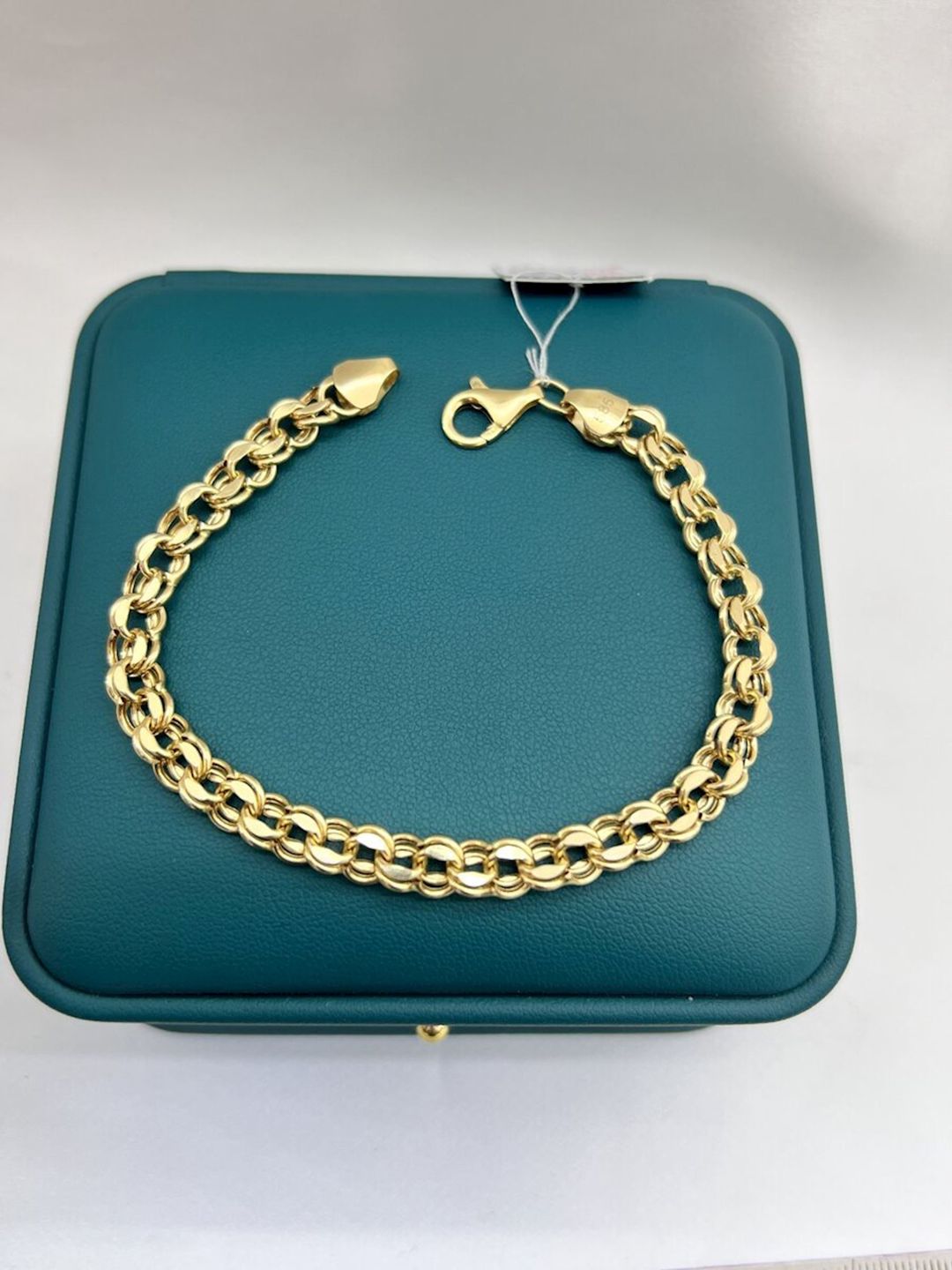 Qızıl qolbaq QQ4859 — Mallar, Bakı