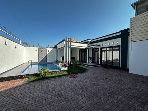 Satılır 4 otaqlı həyət evi/bağ evi 130 m² — Bakı