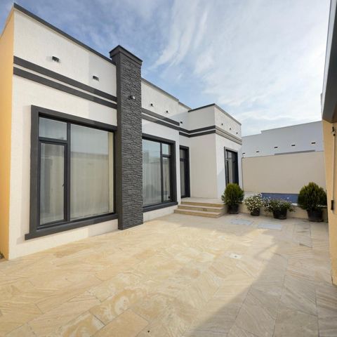 Satılır 4 otaqlı həyət evi/bağ evi 160 m² — Bakı