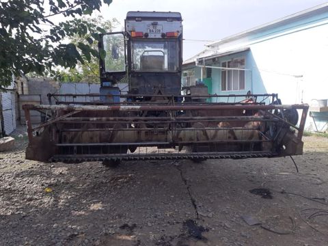 Taxıl biçini üçün kombayn başlığı və traktor komplekti Məhsulun — Zərdab